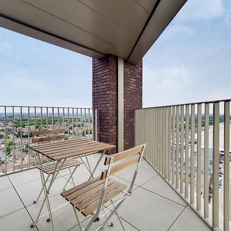 Deluxe Three Bedroom Apartment By London Excel Stays Zewnętrze zdjęcie