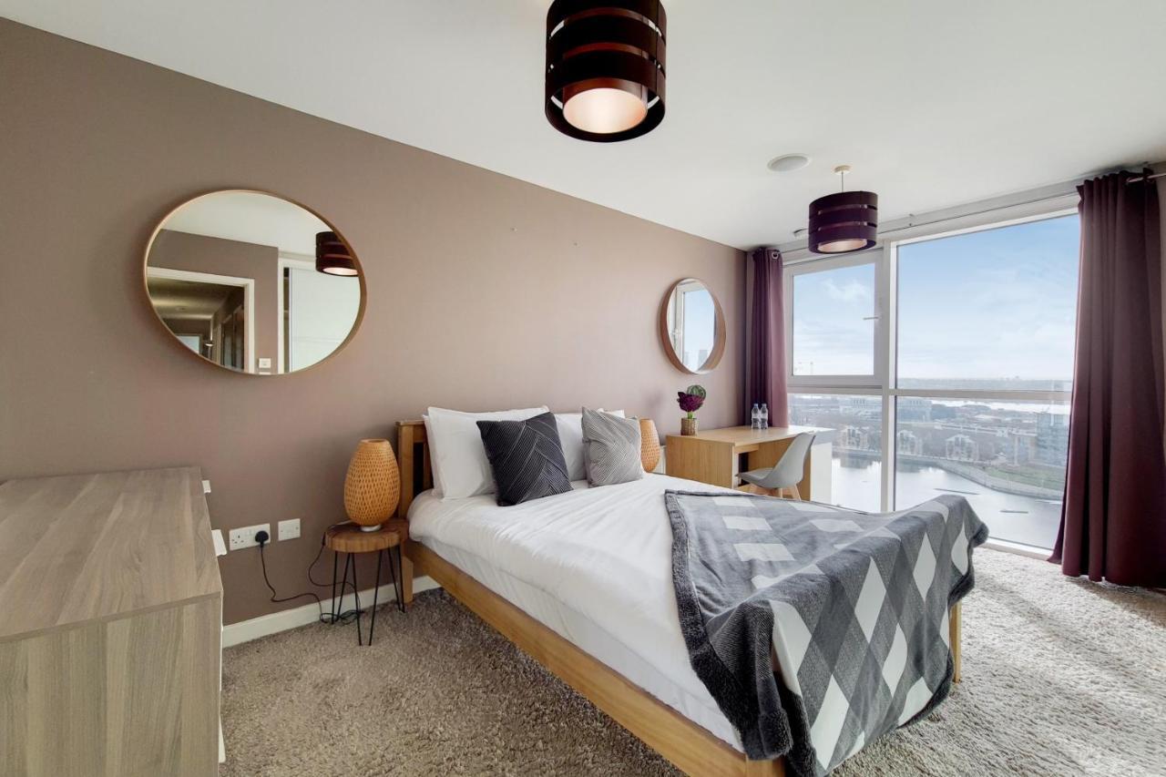 Deluxe Three Bedroom Apartment By London Excel Stays Zewnętrze zdjęcie