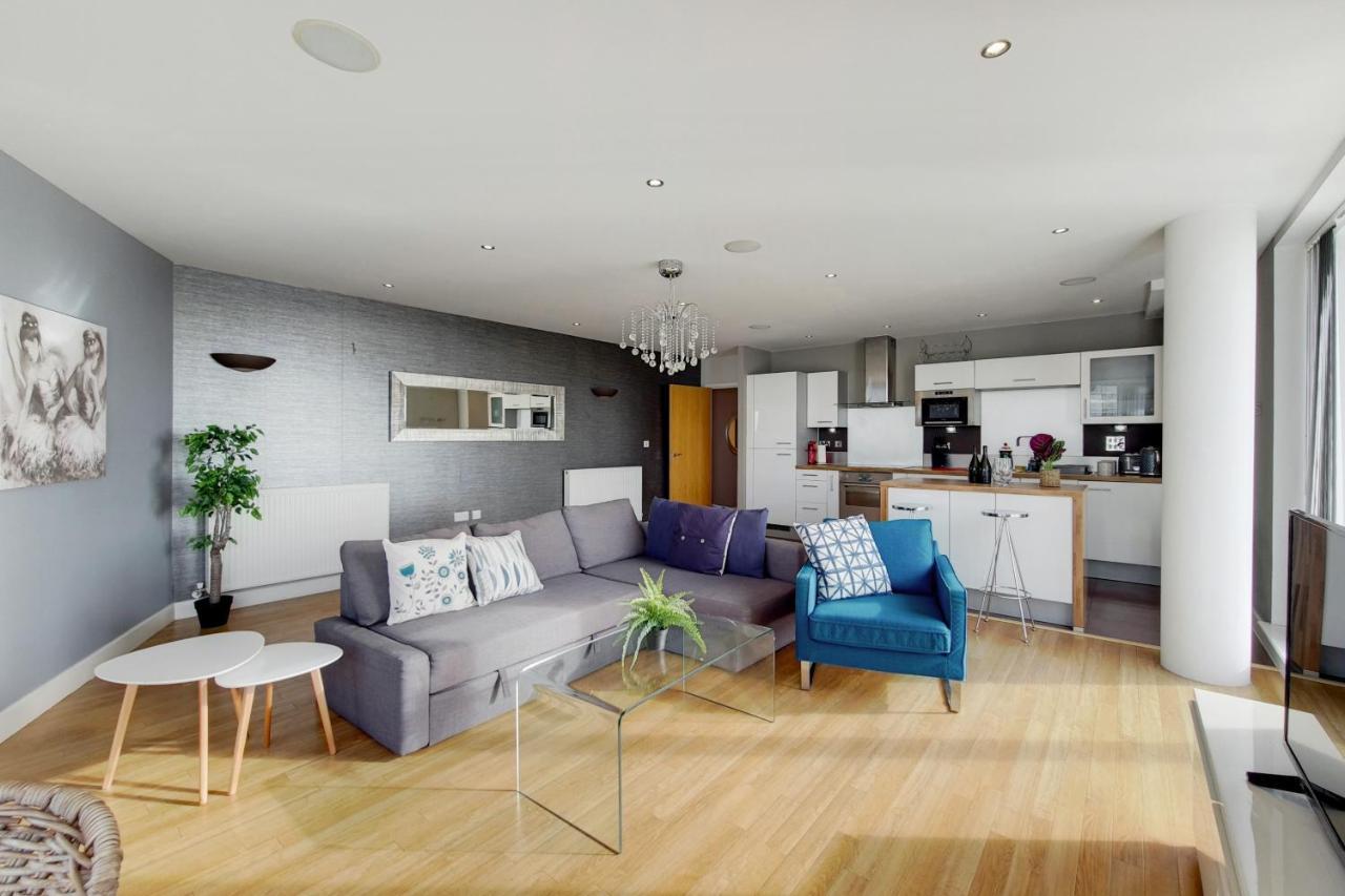 Deluxe Three Bedroom Apartment By London Excel Stays Zewnętrze zdjęcie